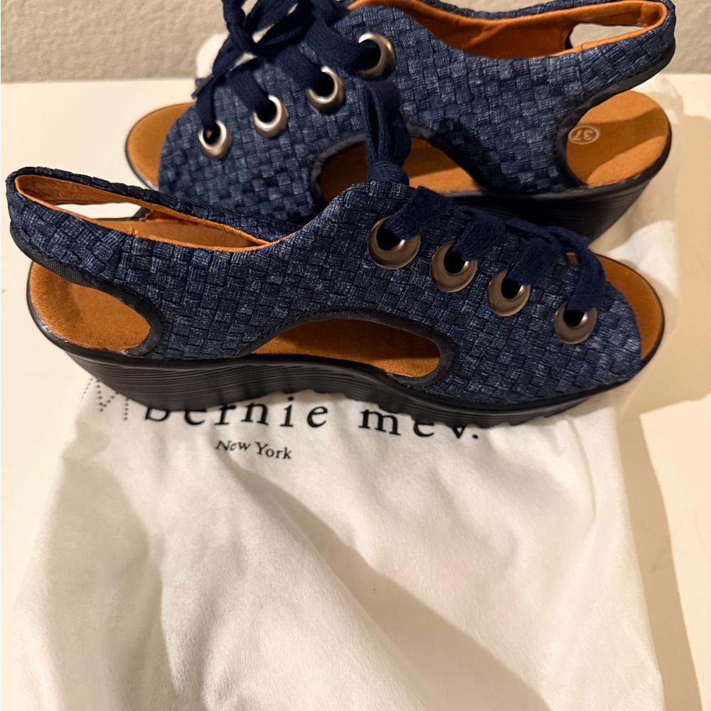 bernie mev. Dark Blue Woven Wedges